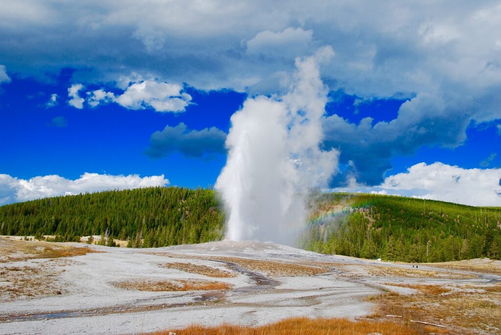 geyser, aspen, mountains